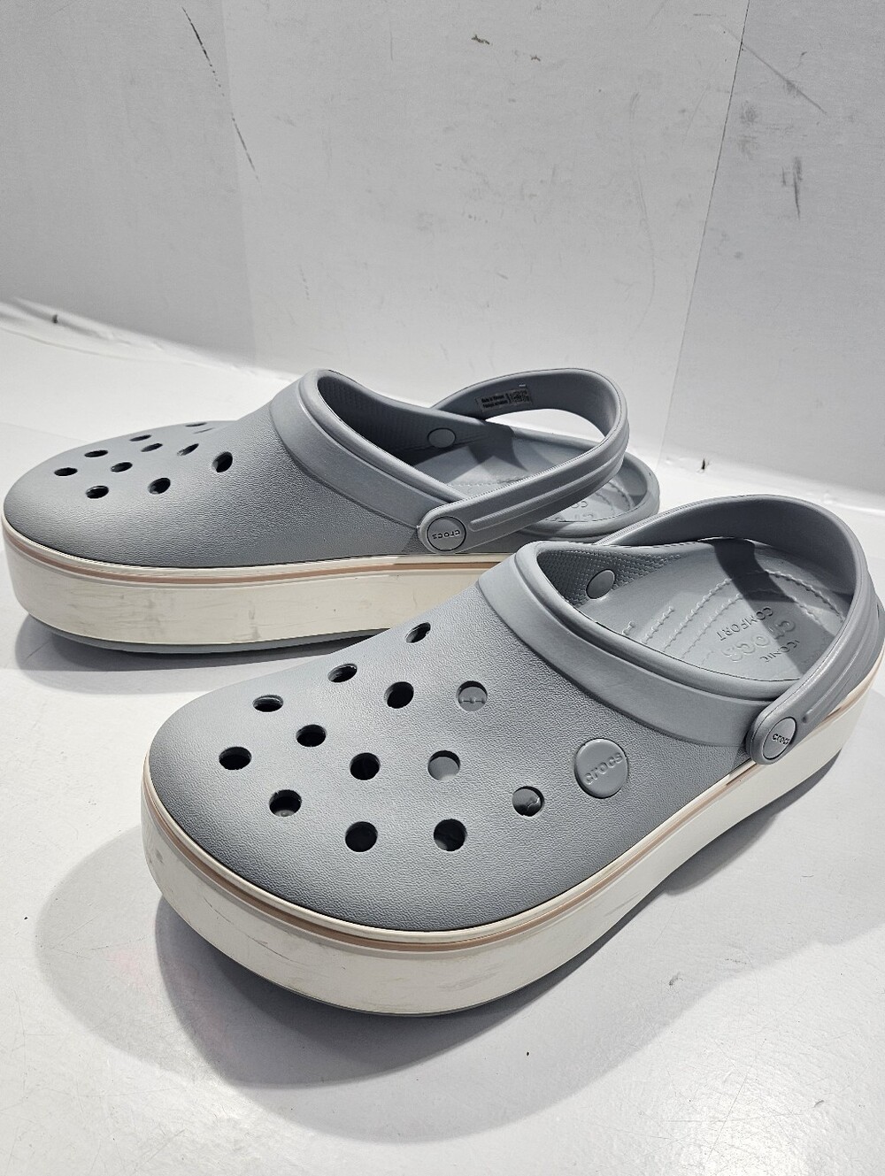 CROCS CROCBAND PLATFORM CLOG UNISEX SANDALS J/M6 & W8 LIGHT GREY - Picture 2 of 13